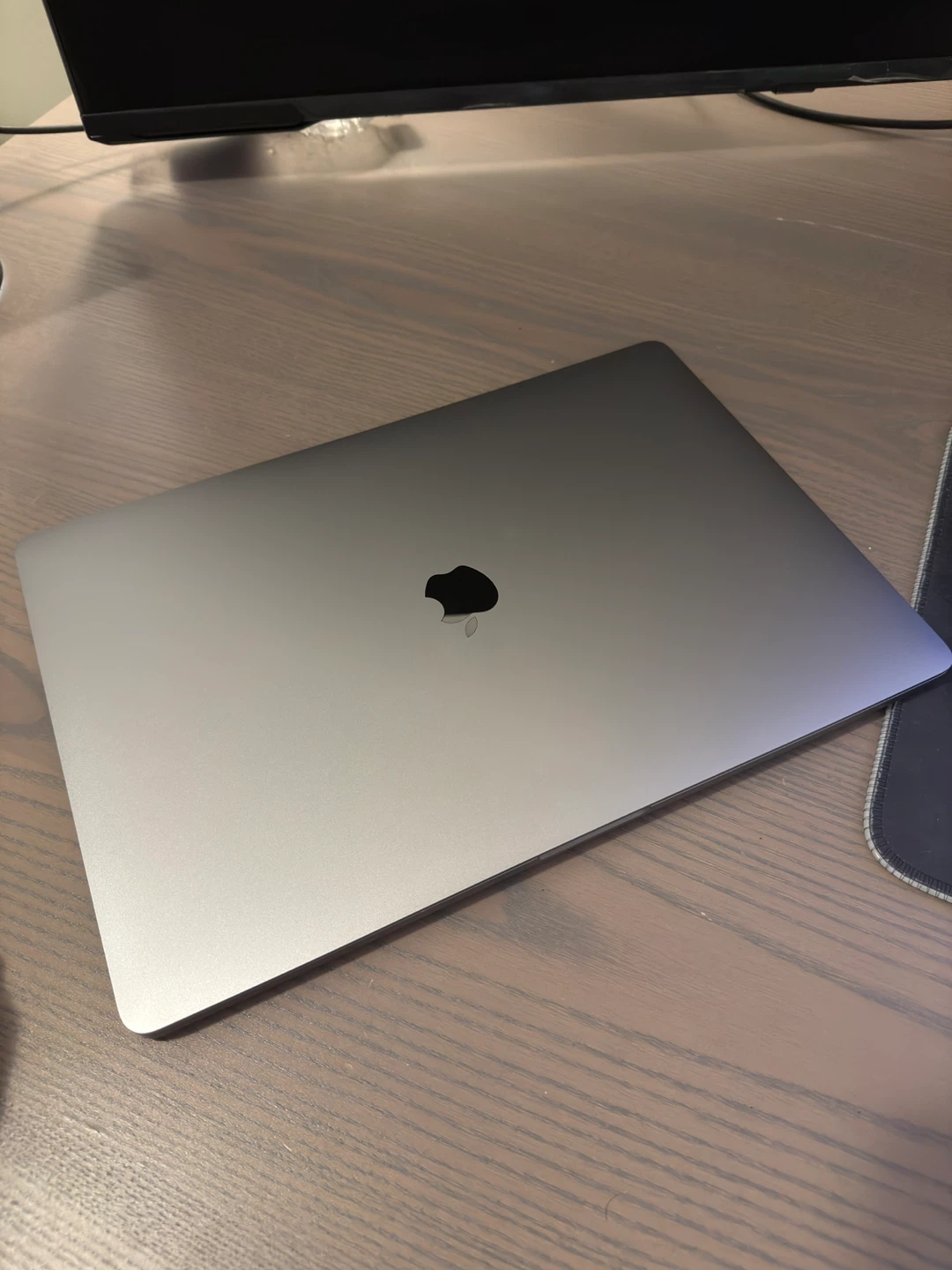 MacBook Pro 16 inch 2019 - photo 4