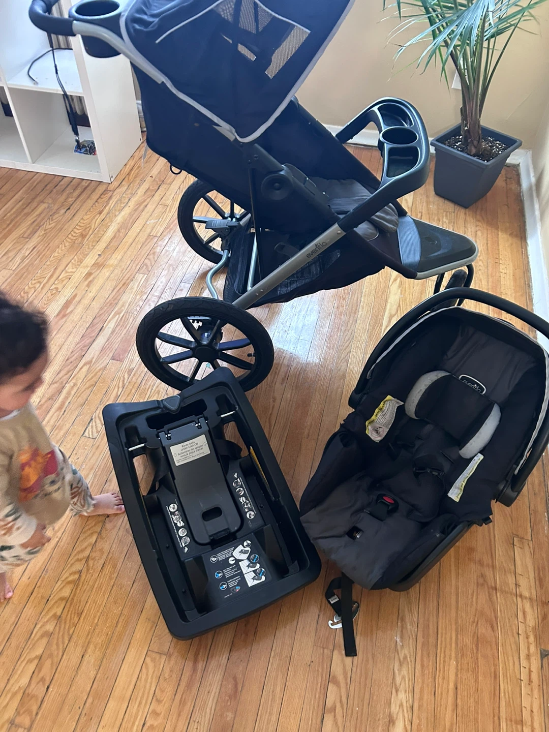 Evenflo Stroller & Car Seat Combo - photo 2