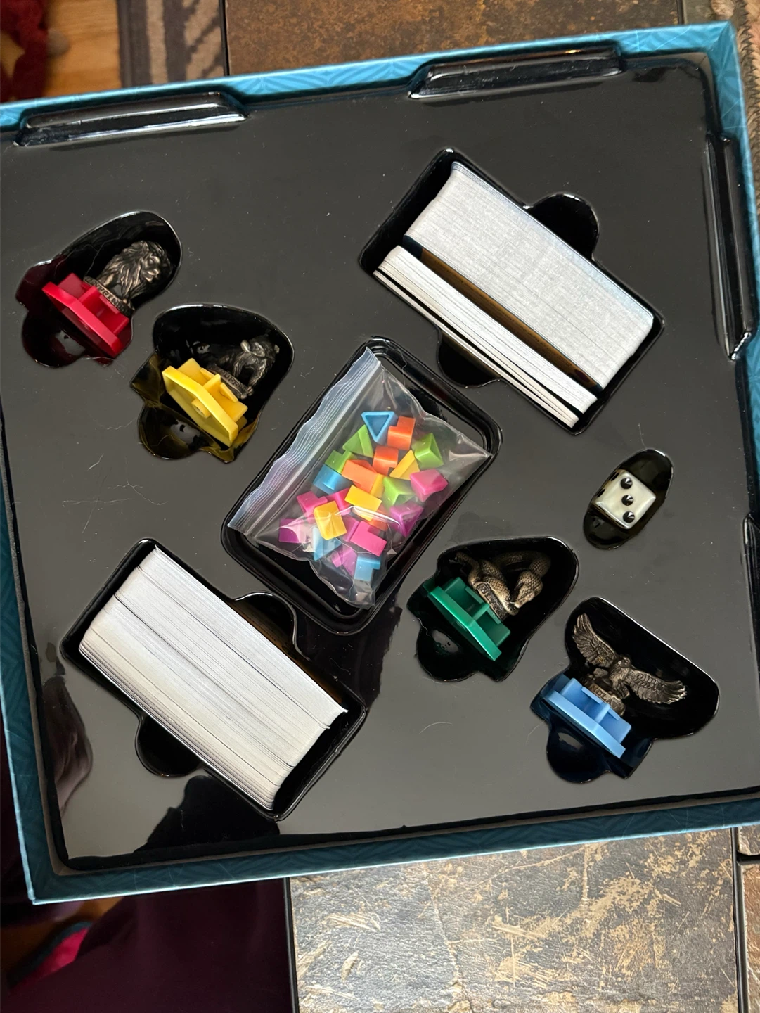 Trivial Pursuit: World of Harry Potter Ultimate Edition - photo 2