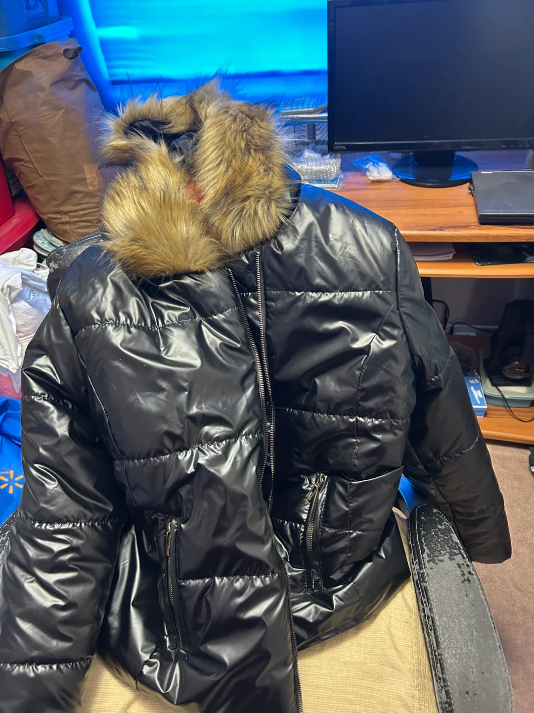 Black Puffer jacket with Fur Hood - photo 5