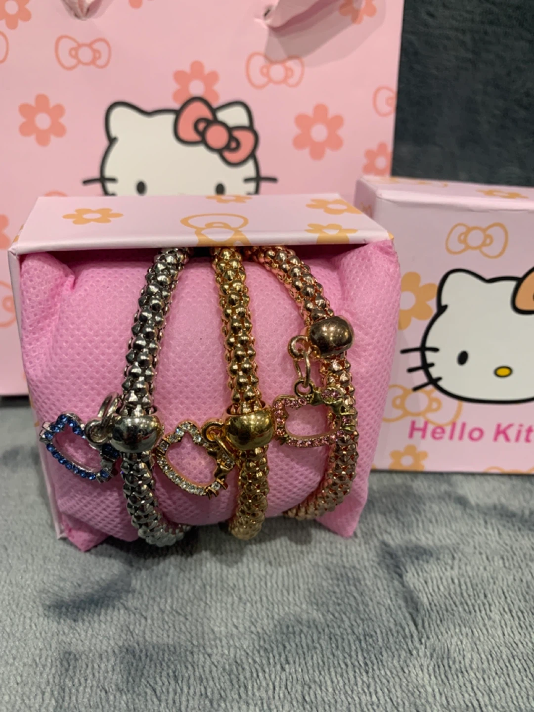Hello Kitty Charm Elastic  Bracelet Set - New in Box!