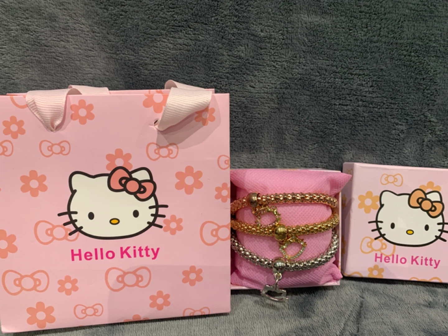 Hello Kitty Charm Elastic  Bracelet Set - New in Box! - photo 2