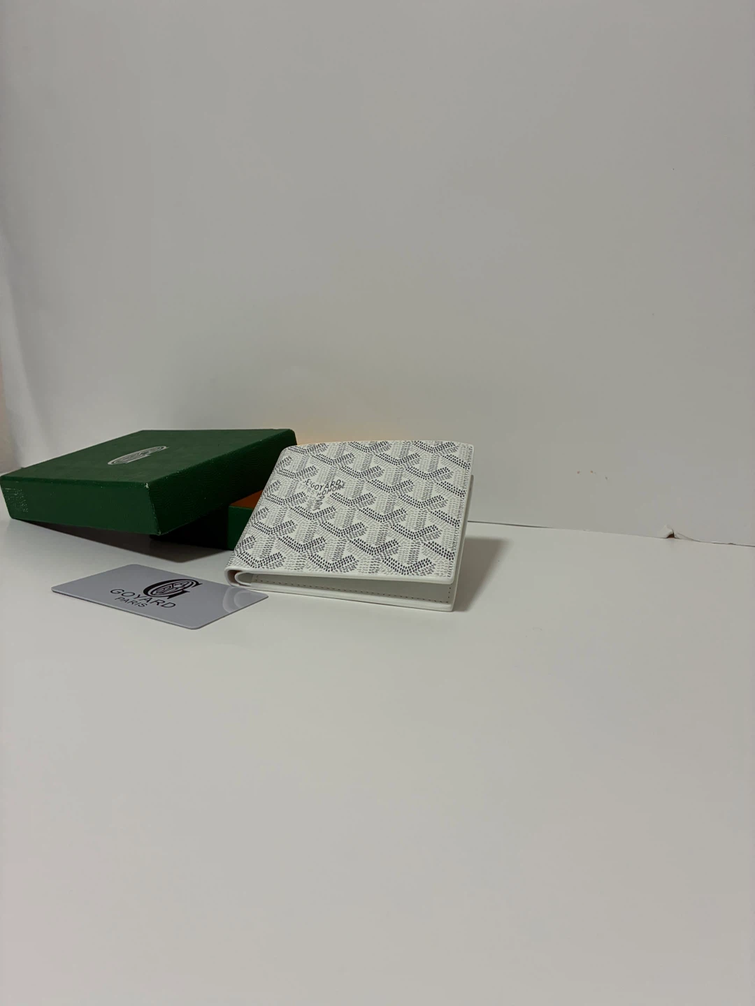Goyard White Wallet - photo 2
