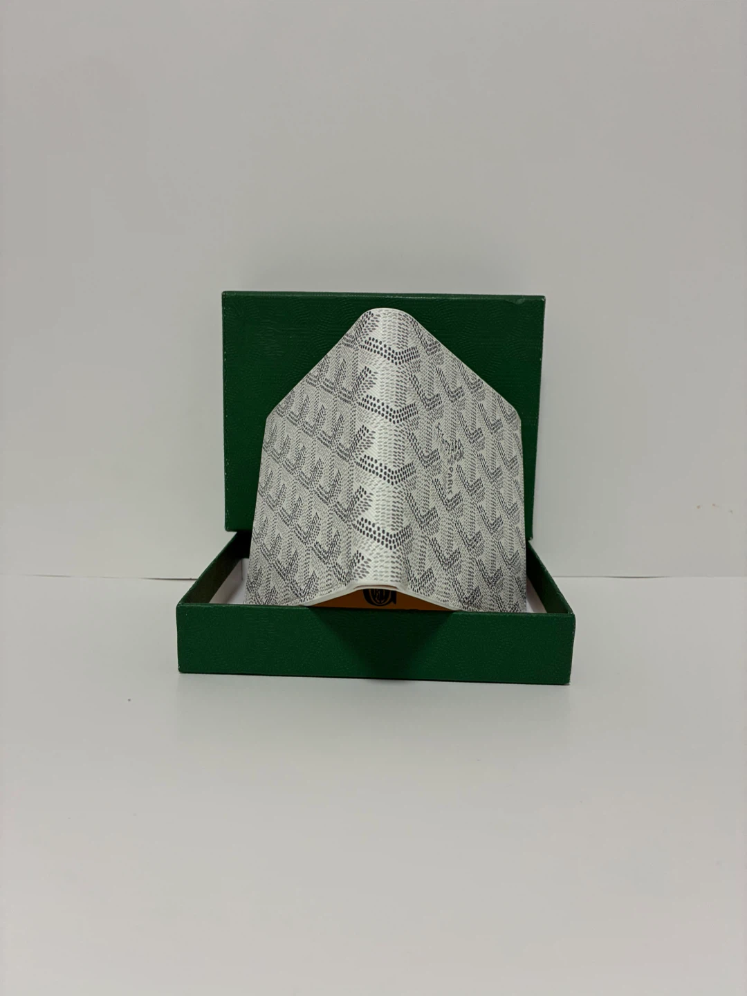 Goyard White Wallet - photo 4