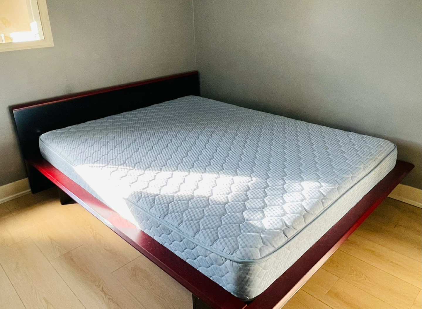 Queen Size Bed Frame - photo 3