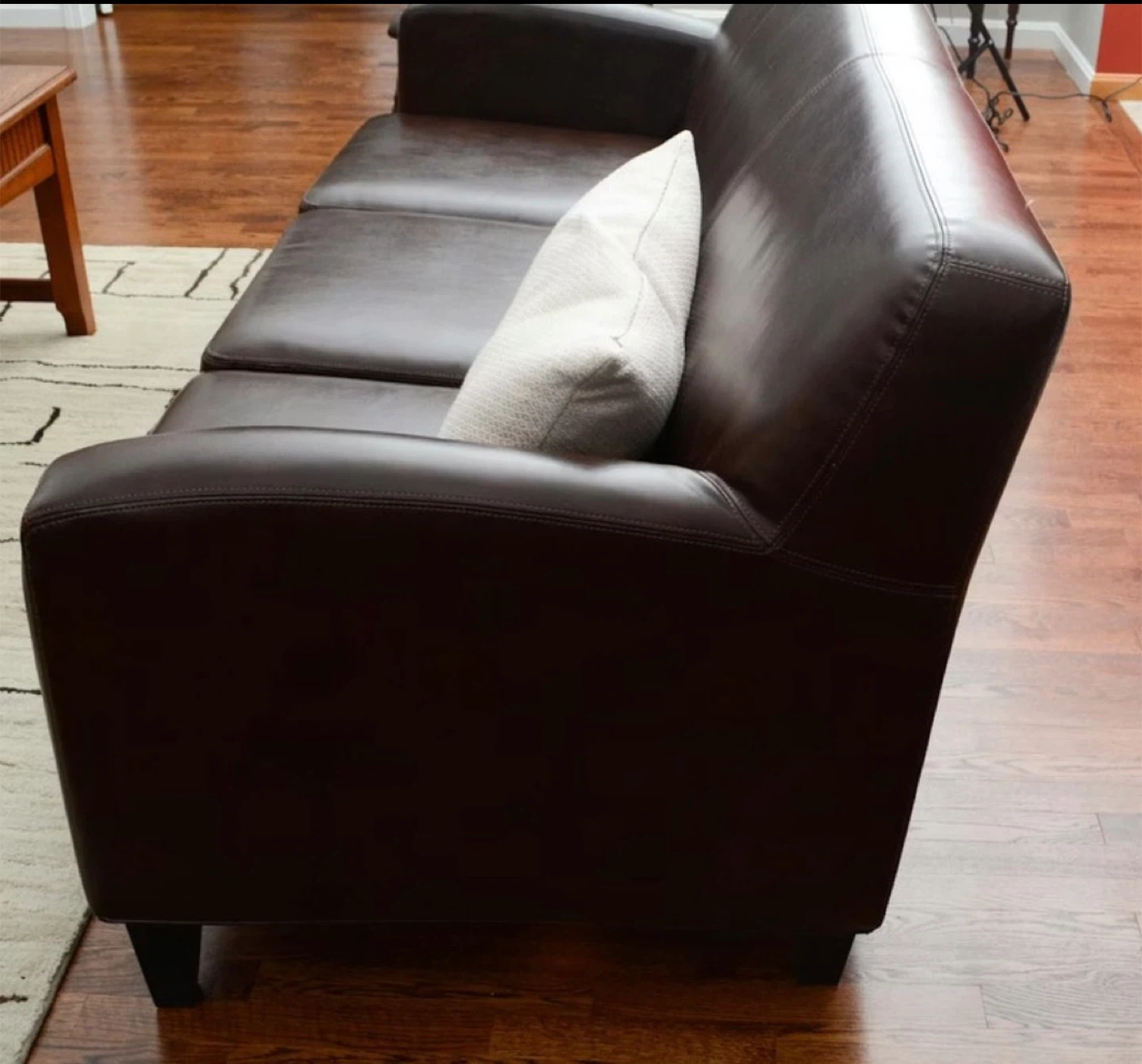 IKEA  "Jäppling" Faux Leather Sofa-like new - photo 5