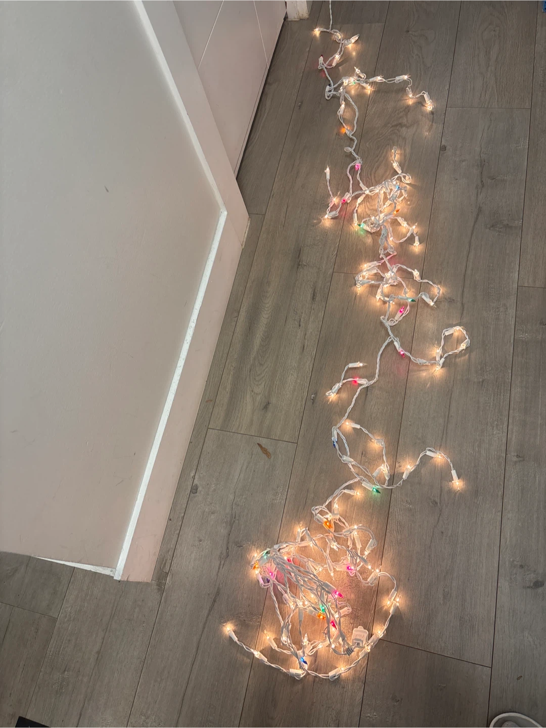 Holiday Lights 300 Icicle Light Set(2 sets) - photo 3