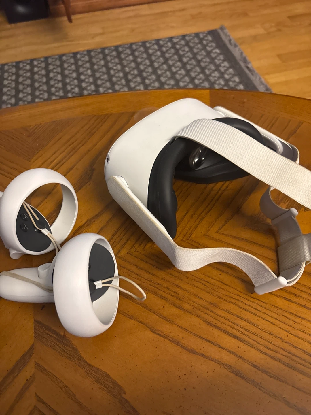 Oculus Quest 2 VR Headset - photo 2