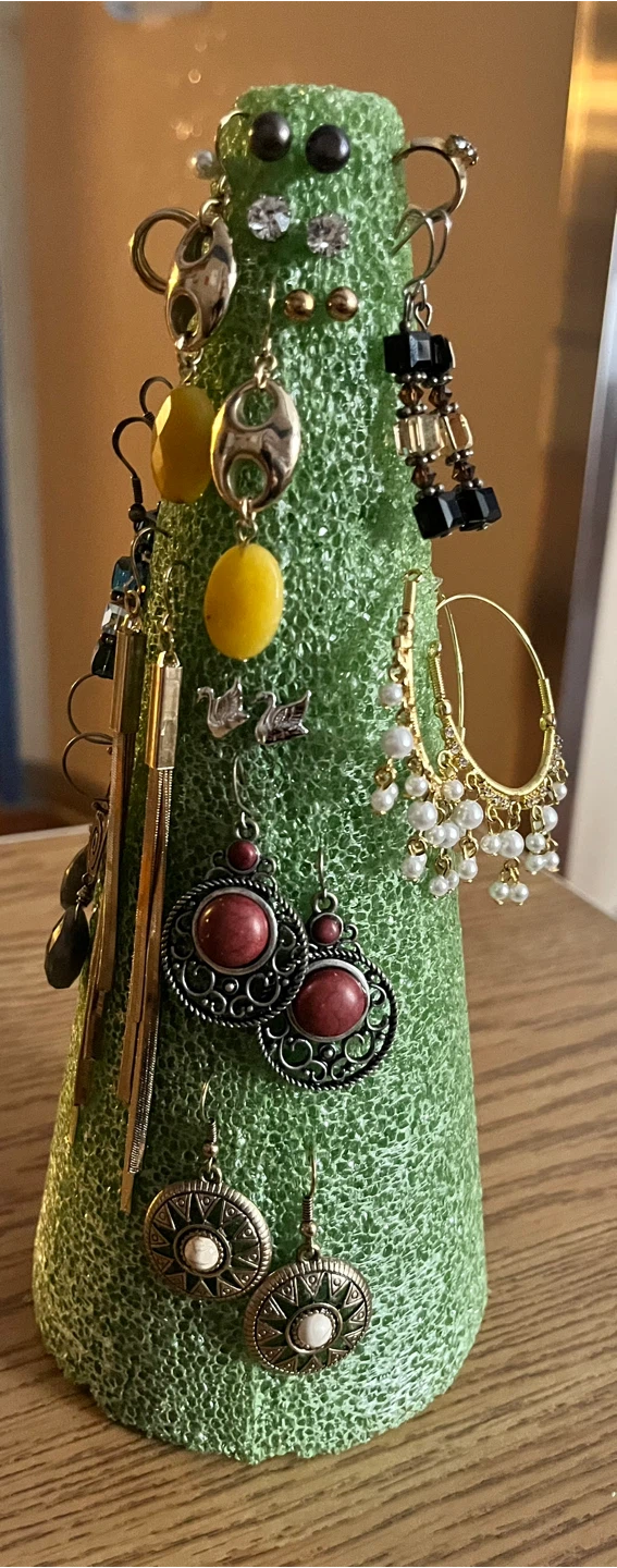 15 pairs of assorted earrings!