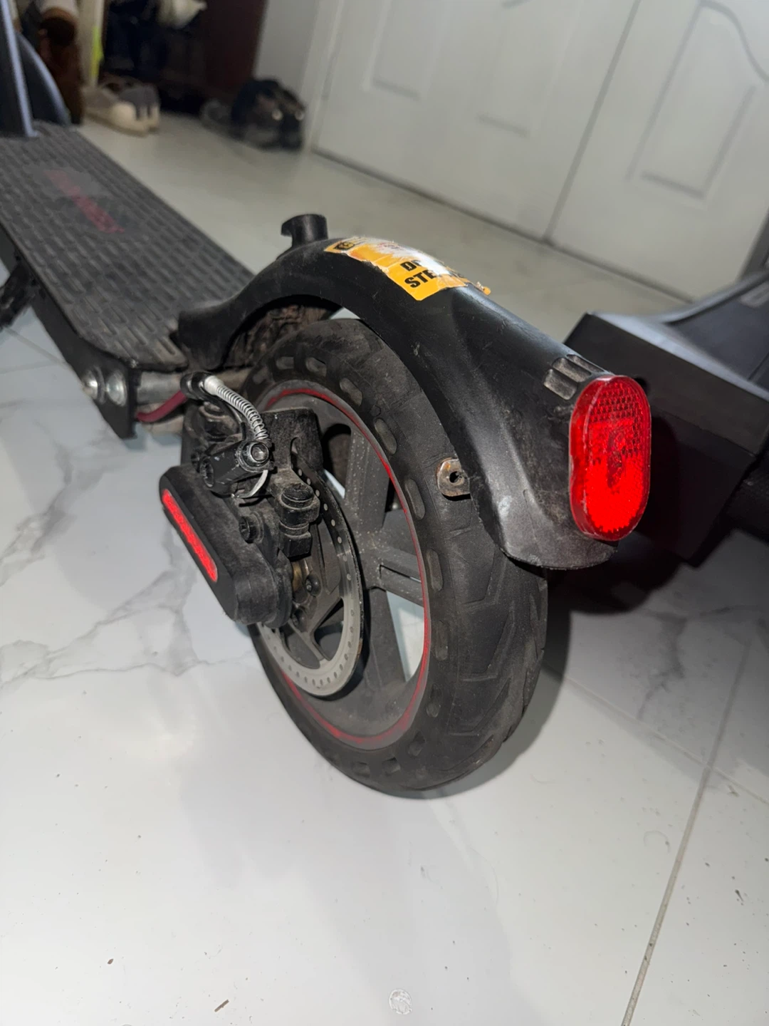 Apollo Flash 5.0 Electric Scooter - photo 2