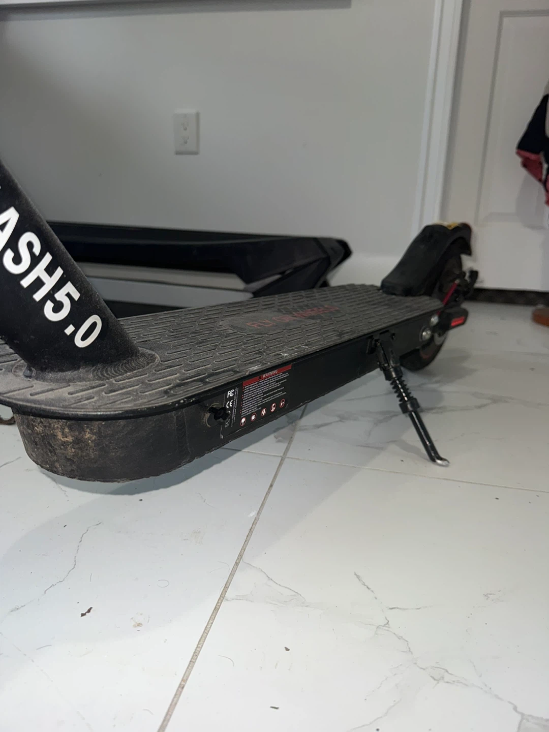 Apollo Flash 5.0 Electric Scooter - photo 5