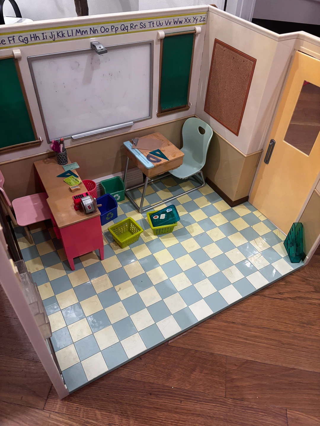 Doll School Room - photo 5