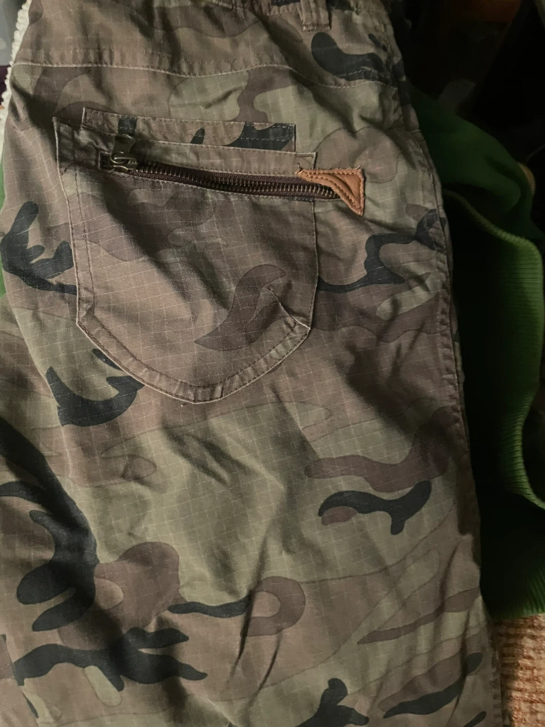 Holden Camo Cargo Snowboading Pants - Size Medium - photo 5