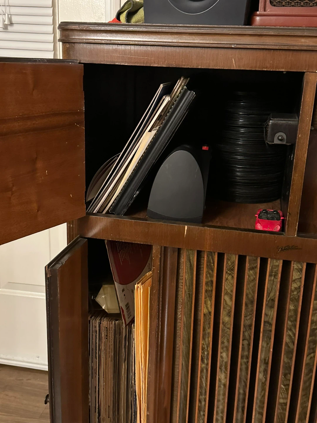 Antique 1930’s Zenith Shortband Radio - Storage for Records - photo 5