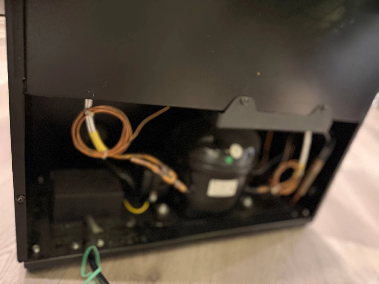 Danby Designer Wine Cooler - Black & Stainless Steel - photo 5