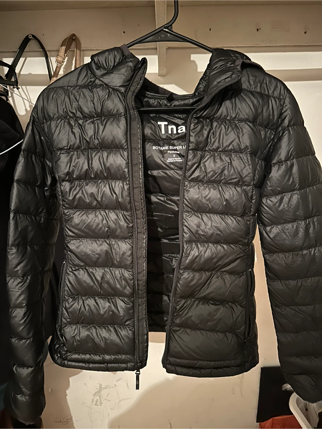 Jackets & Graduation Cap – TNA & J.Lo (Great Condition) - photo 5
