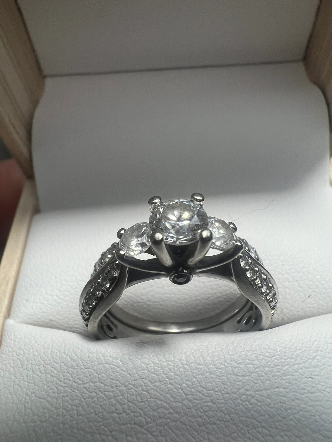 14K White Gold Diamond Ring w/appraisal - photo 2