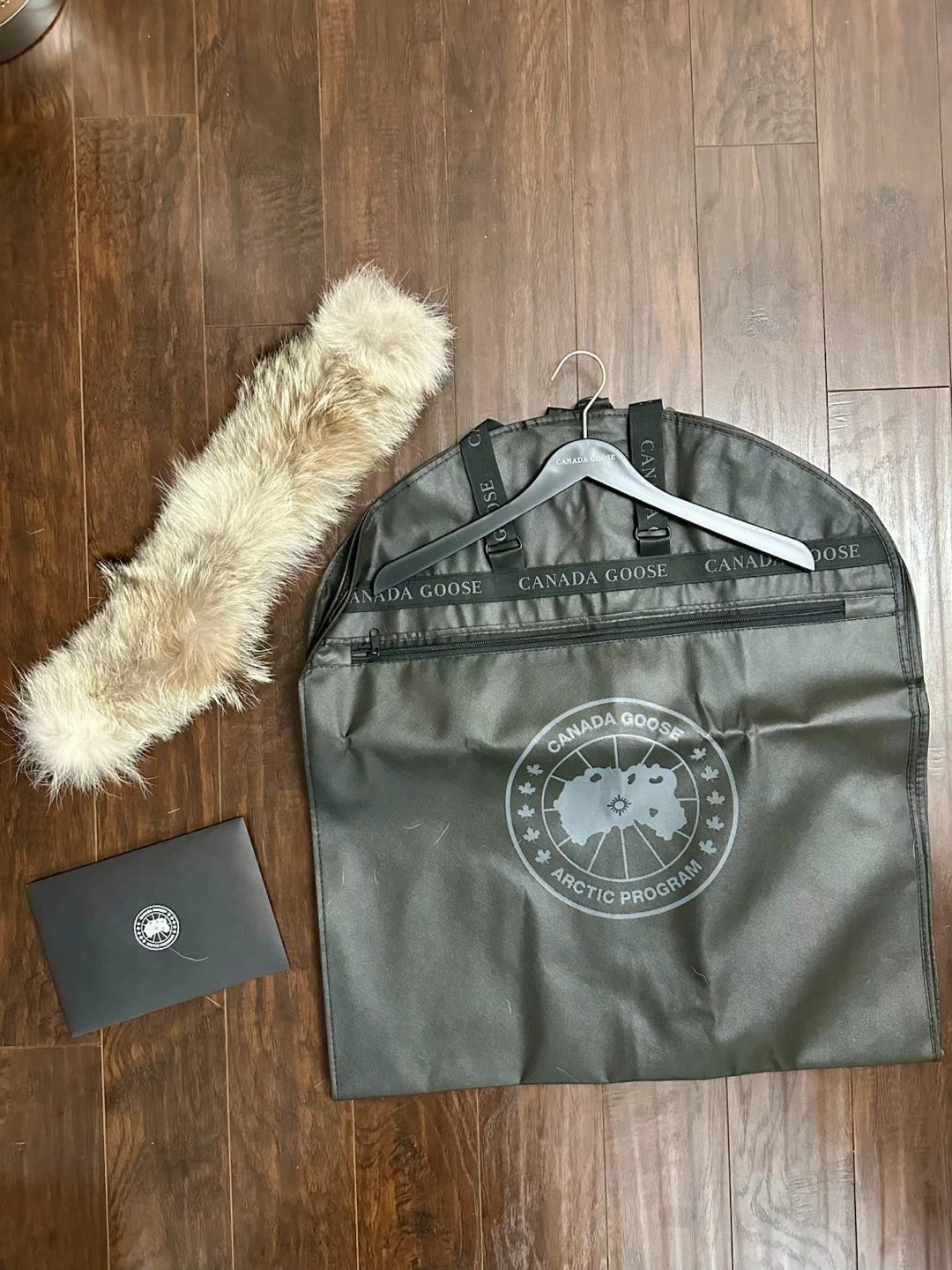 Canada Goose Down Parka - Size M - photo 4