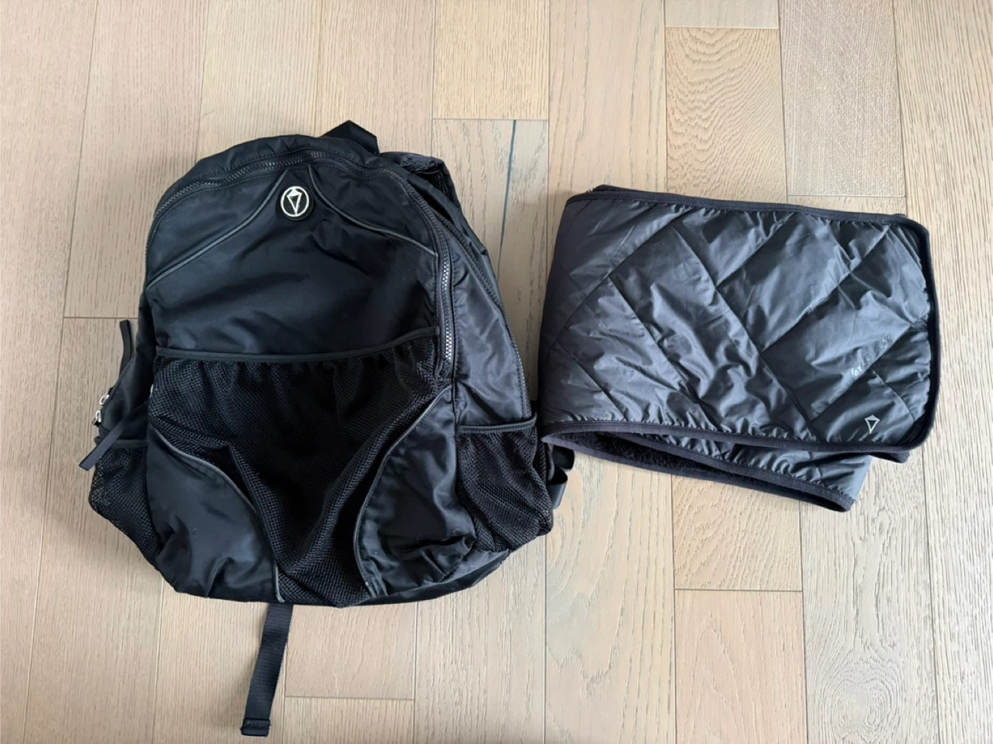 Ivivva backpack and scarf - photo 4