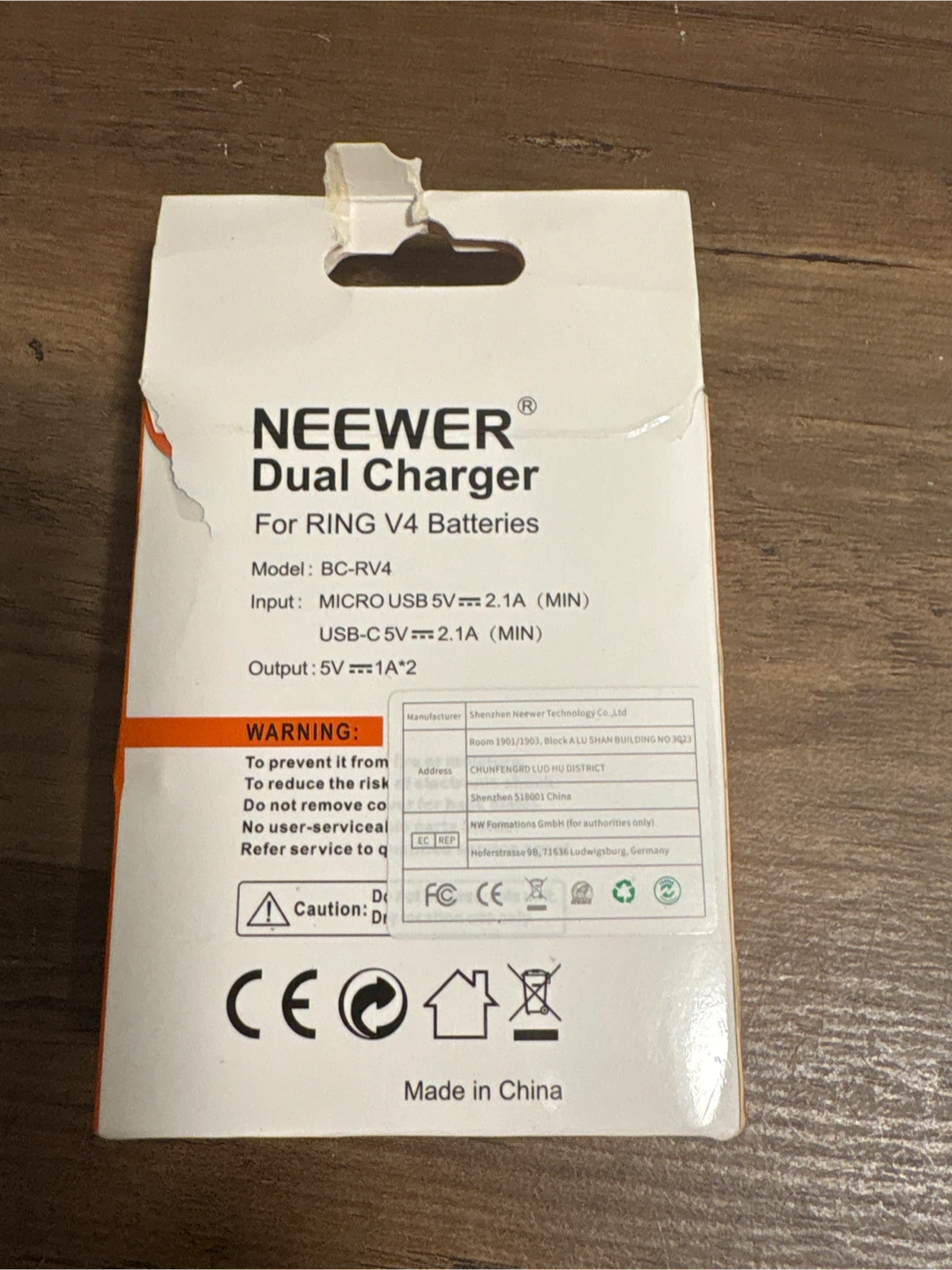 NEEWER Dual Charger for RING V4 Batteries - photo 2