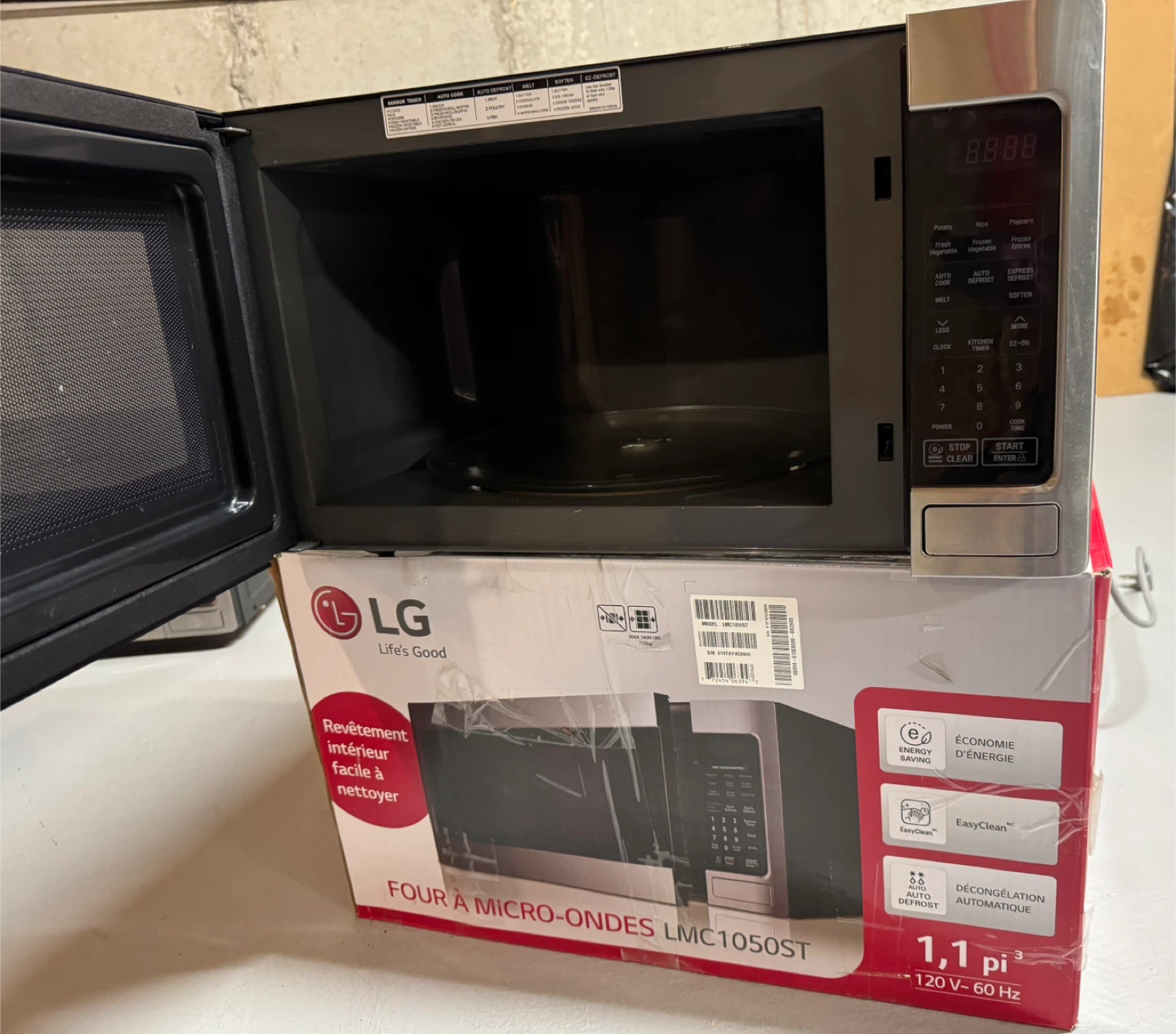 LG LMC1050ST 1.1 cu ft Microwave - Stainless Steel