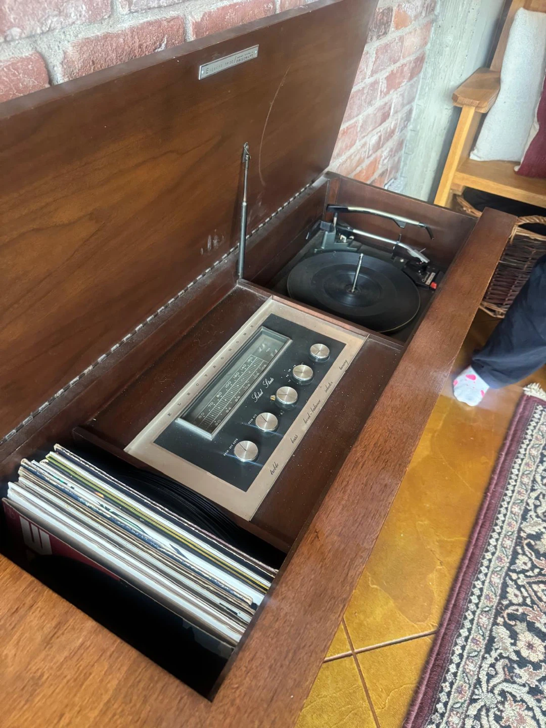 Vintage Deilcraft Esquire TR 20 Record Player Cabinet - photo 2