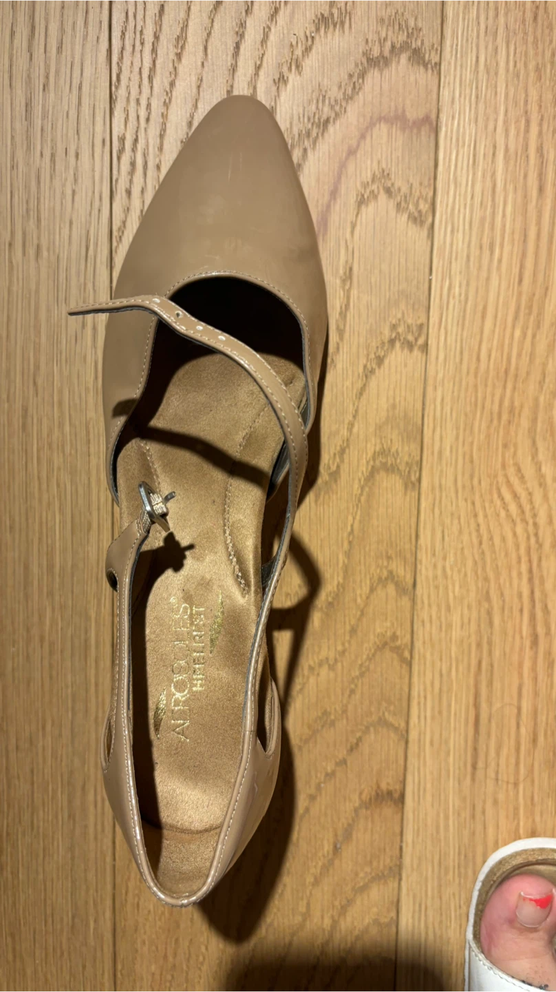 Aerosoles Heelfirst Beige Heels Size 10.5