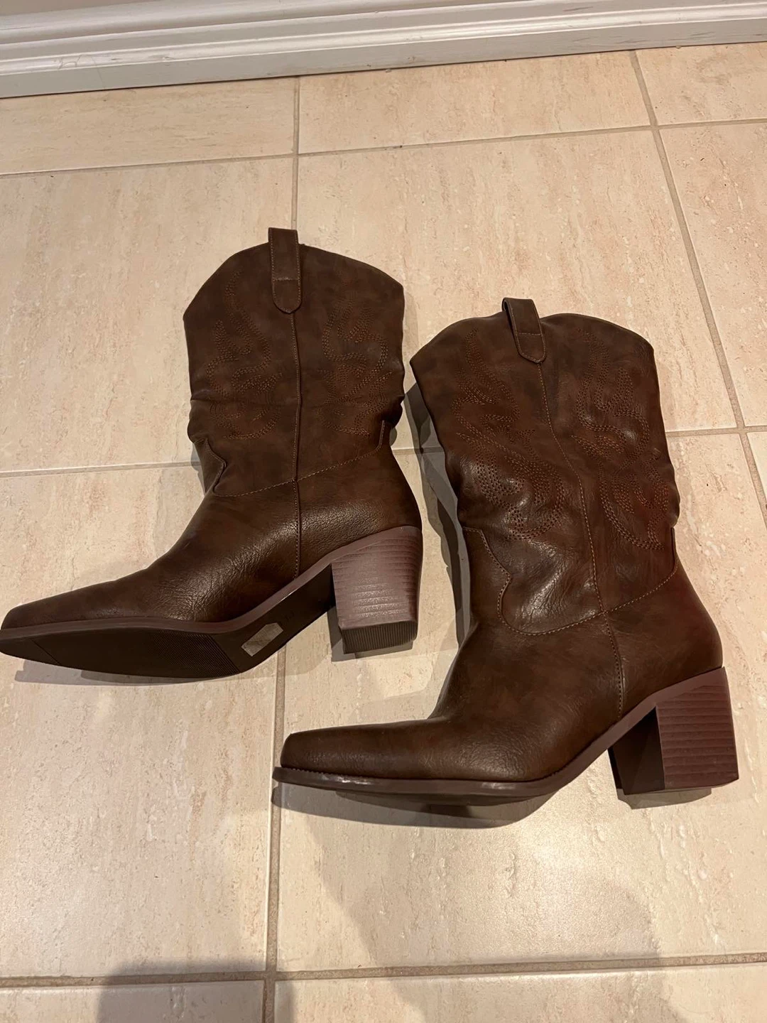 Brown Cowboy Boots, Size 8 - photo 4