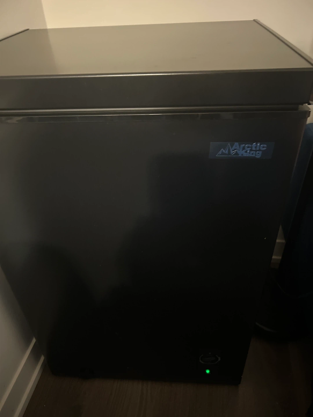 Arctic King Chest Freezer - Black 3.5 cu. Ft.