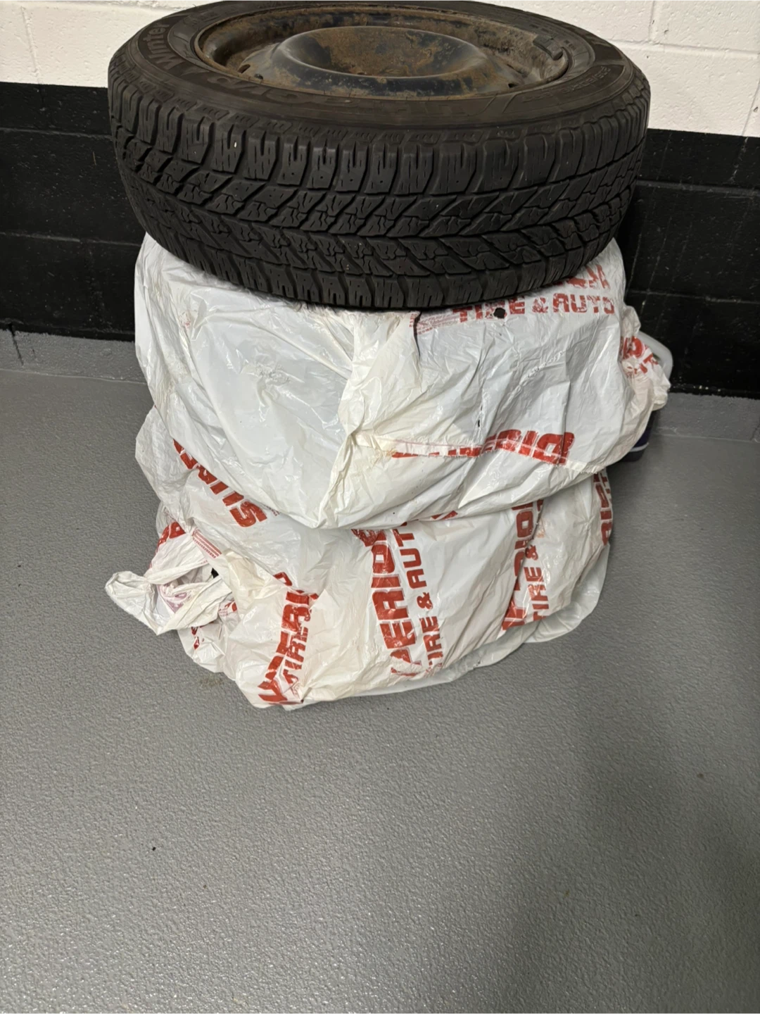 Goodyear Wrangler 205/60R16 Tire