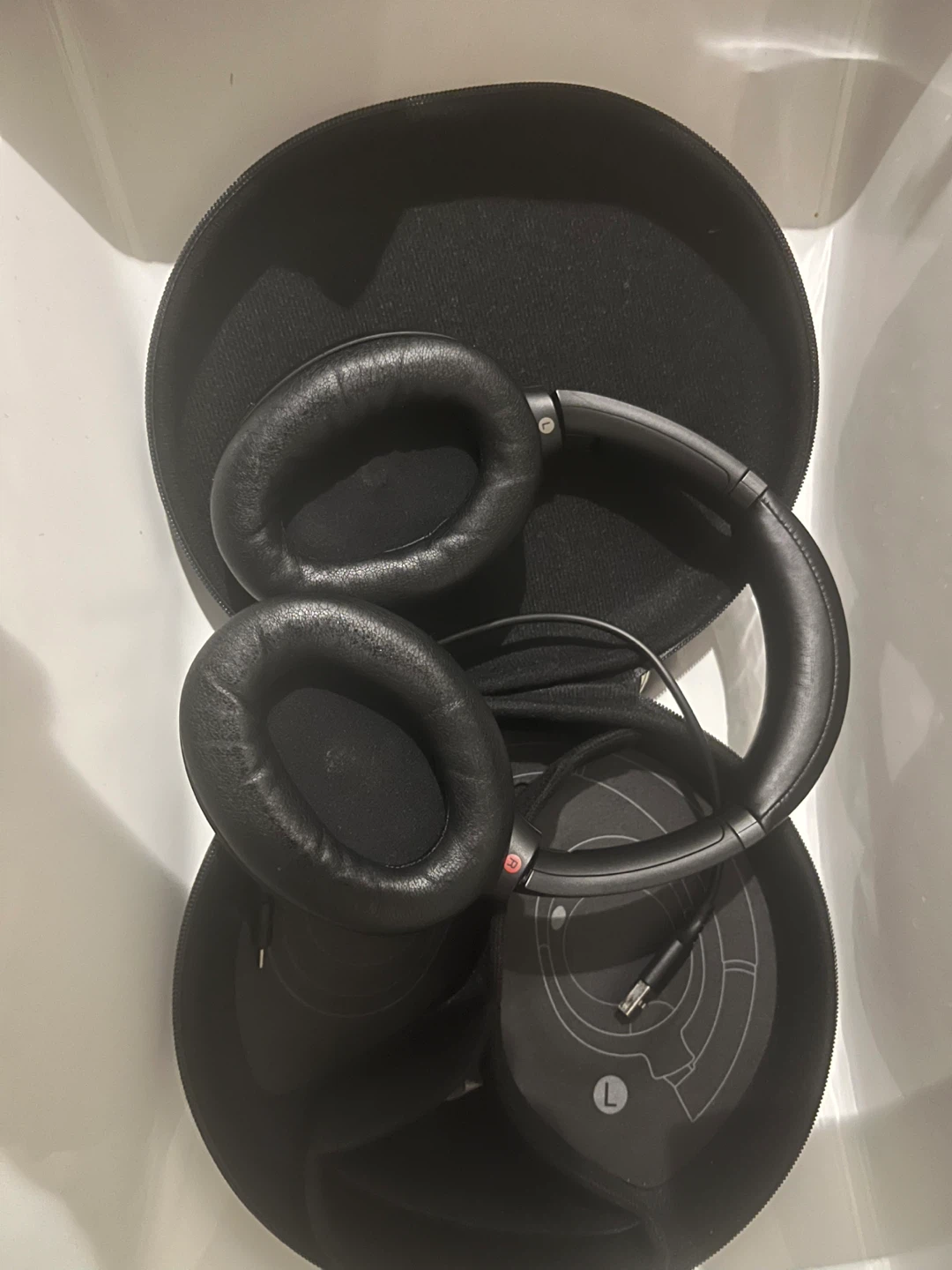 Sony Noise Cancelling Headphones - photo 2