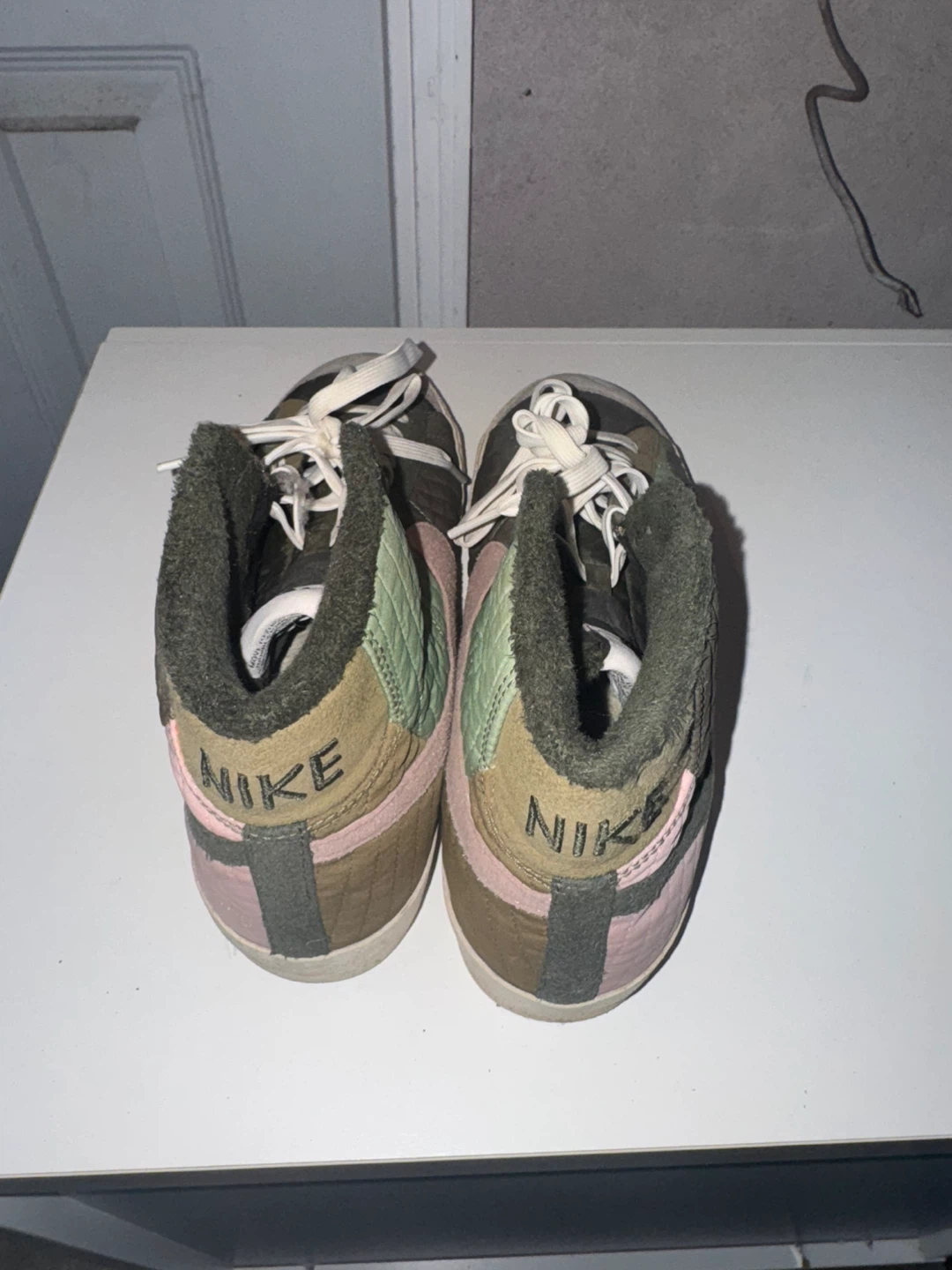 Nike Blazer Mid '77 Olive/Pink Sneakers