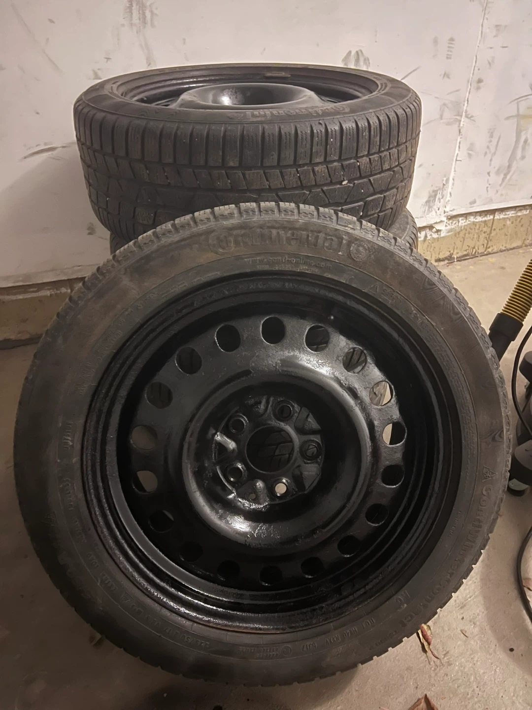 Continental Winter Tires 225/50/R17 - photo 2