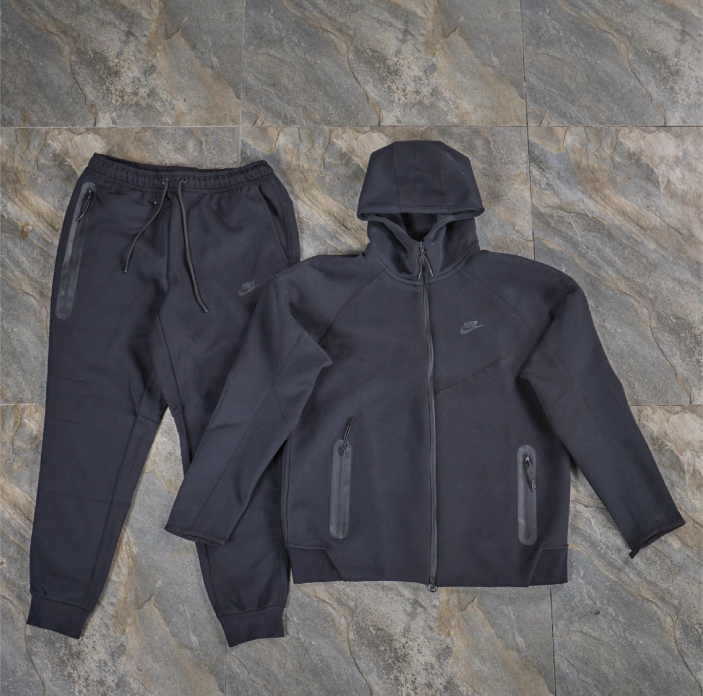 Nike Tech Fleece Hoodie & Pants Set - Size M