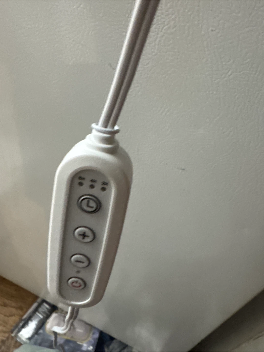 White Adjustable Table Lamp - photo 4