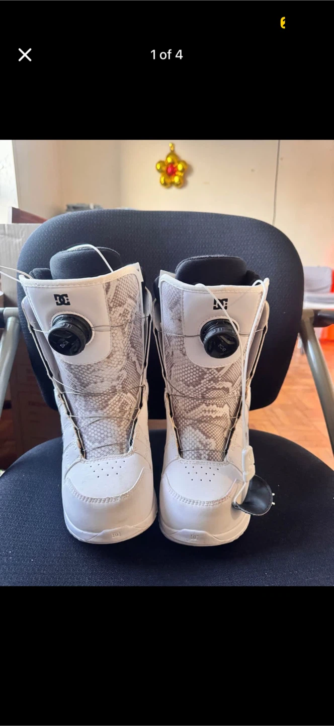 DC White Snowboard Boots - Size 6W