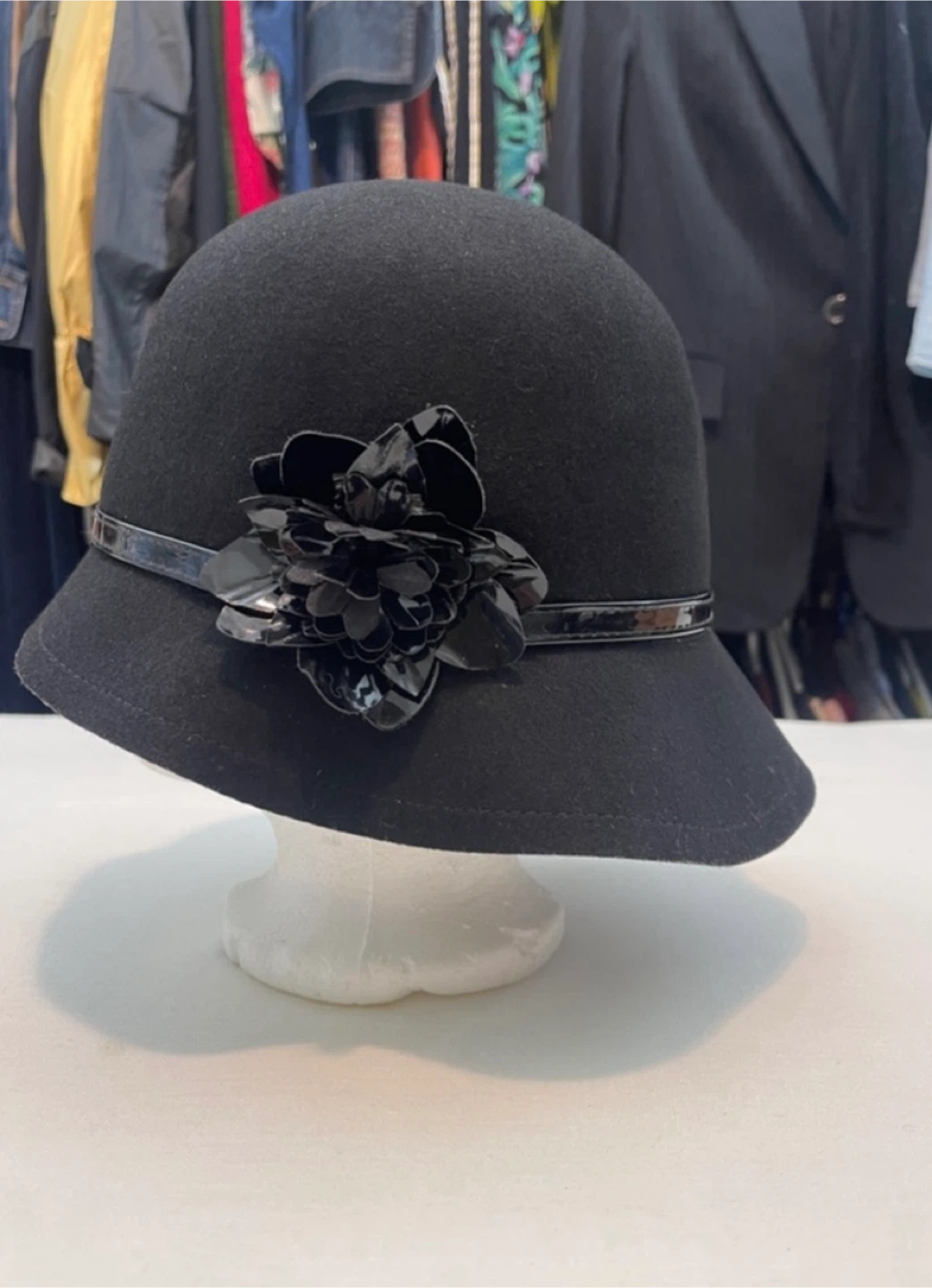 Liz Claiborne Black Cloche Hat with Flower Detail - photo 3
