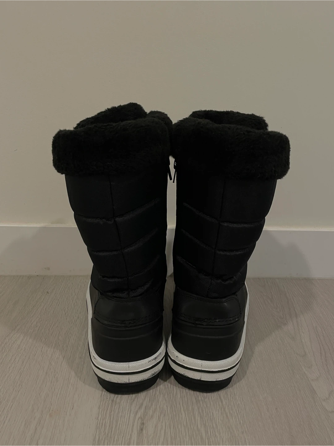 Black Winter Boots US 9 size - photo 3