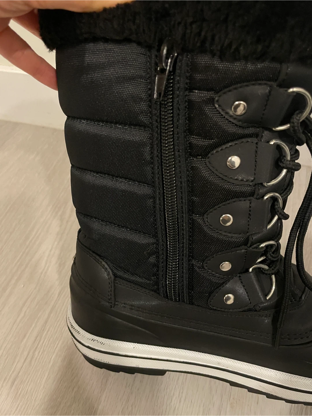 Black Winter Boots US 9 size - photo 5