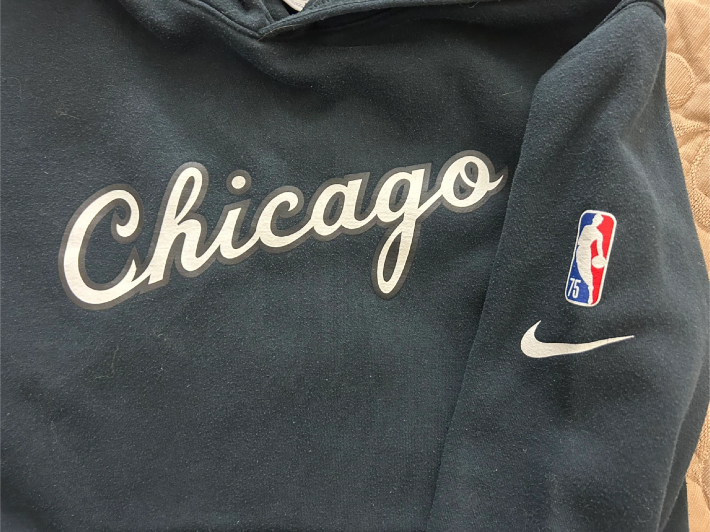Nike NBA Chicago Bulls Pullover Hoodie - Youth XL - photo 4