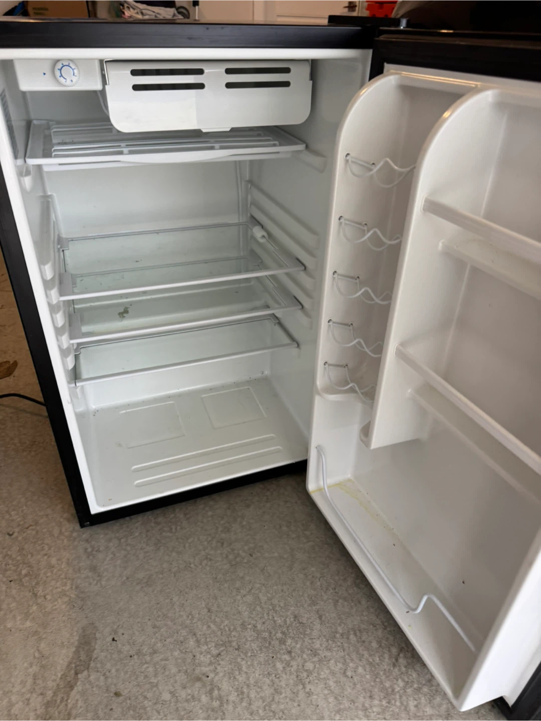 Molson Canadian Mini Fridge - photo 2