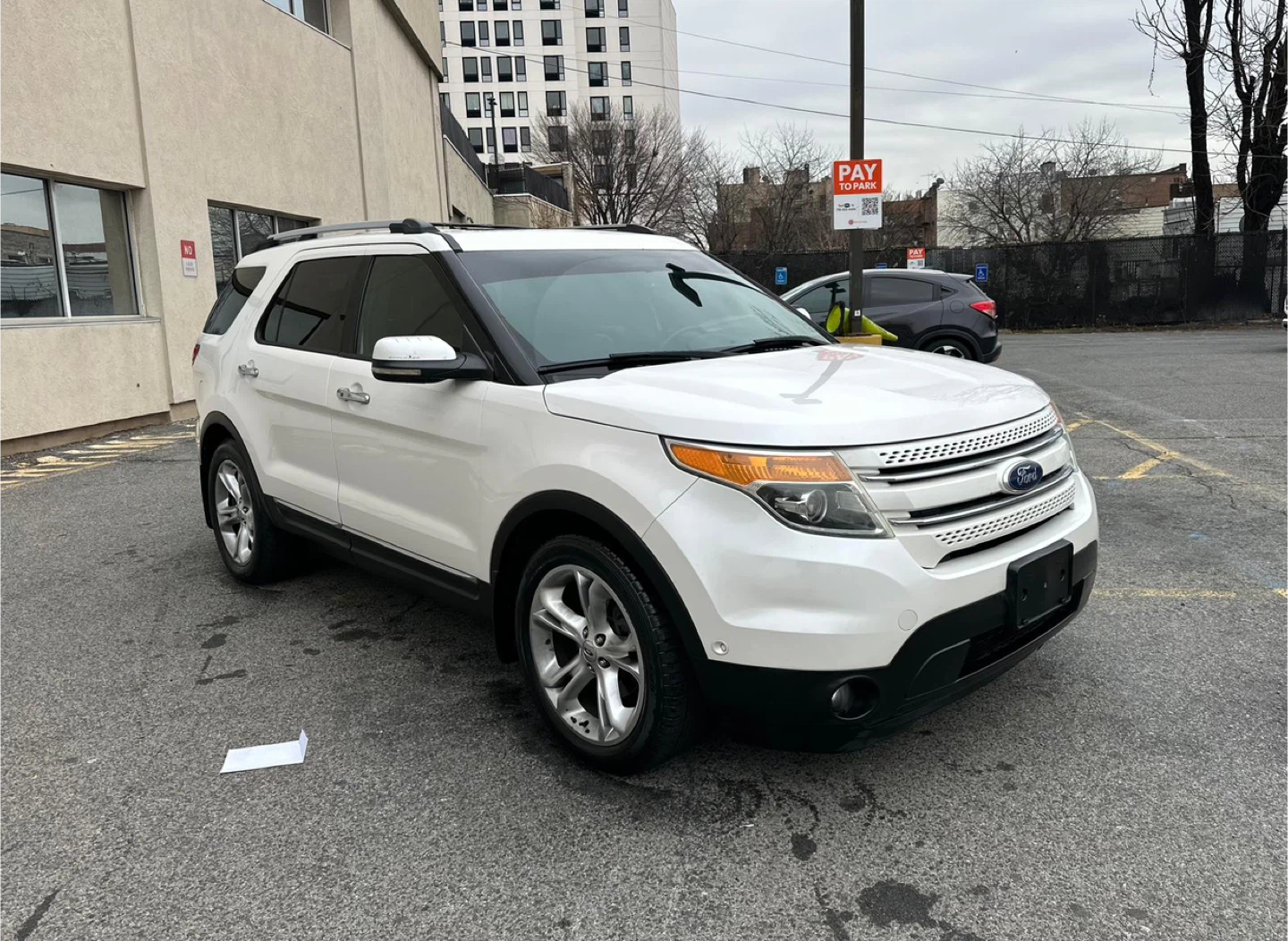 Ford Explorer Limited SUV - White 2011