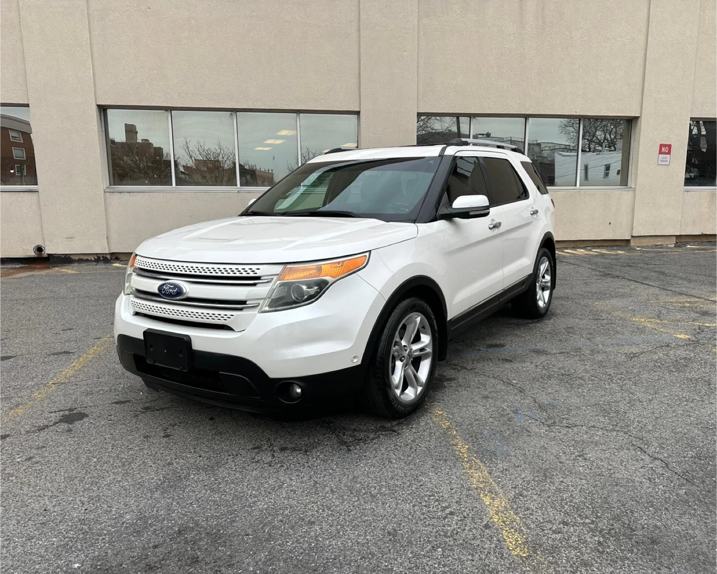 Ford Explorer Limited SUV - White 2011 - photo 2