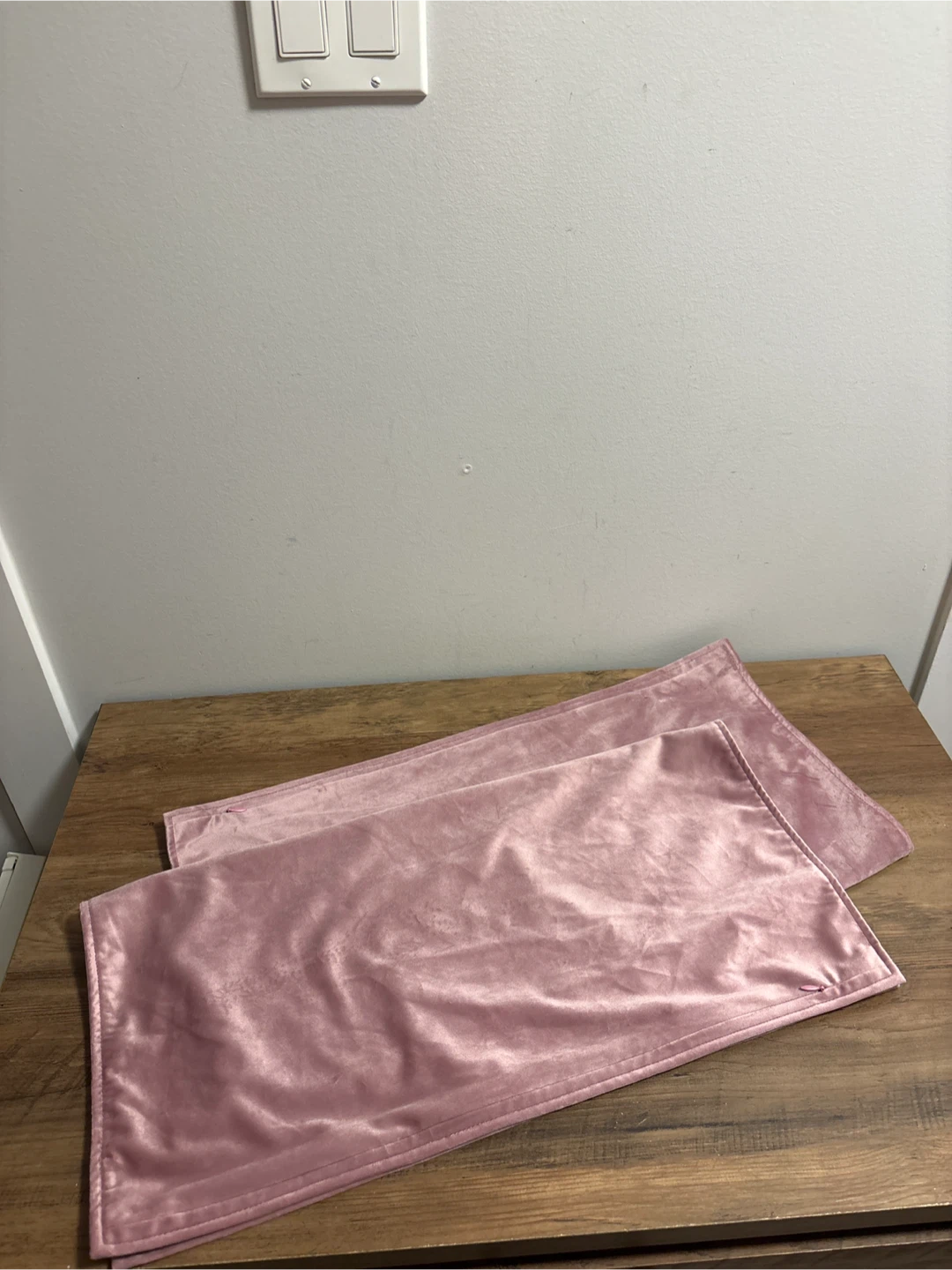 A Pair of Pink Pillow Cover 22x22 inches - photo 3