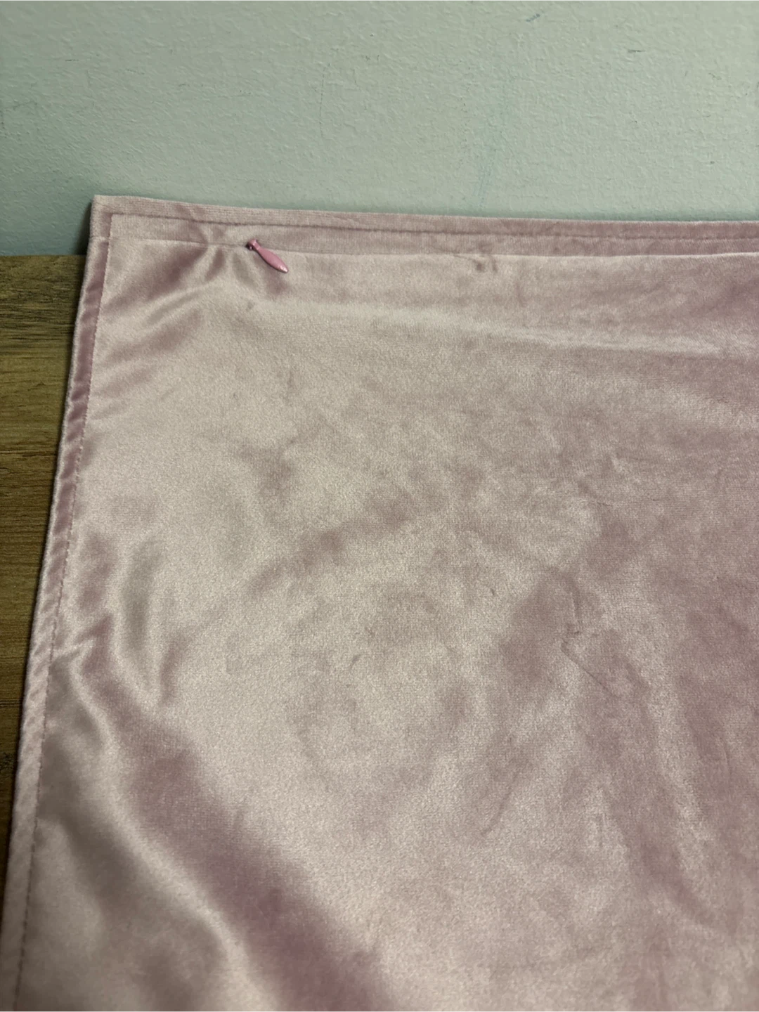 A Pair of Pink Pillow Cover 22x22 inches - photo 2
