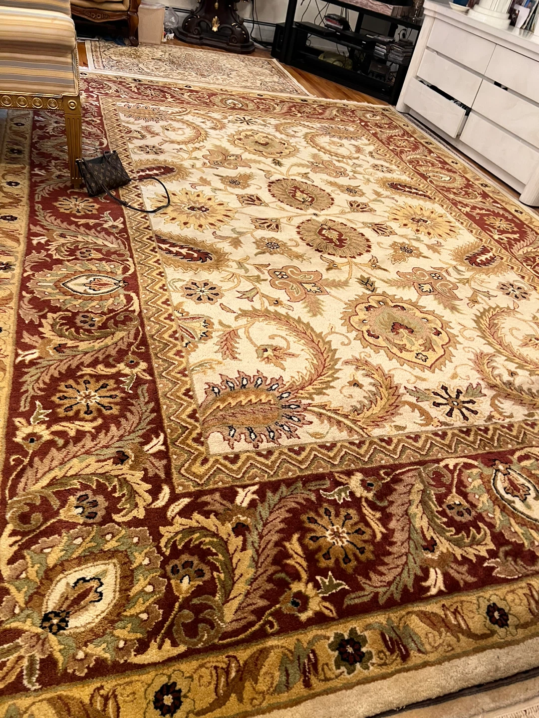 Used Rugs and Framed Art - photo 4
