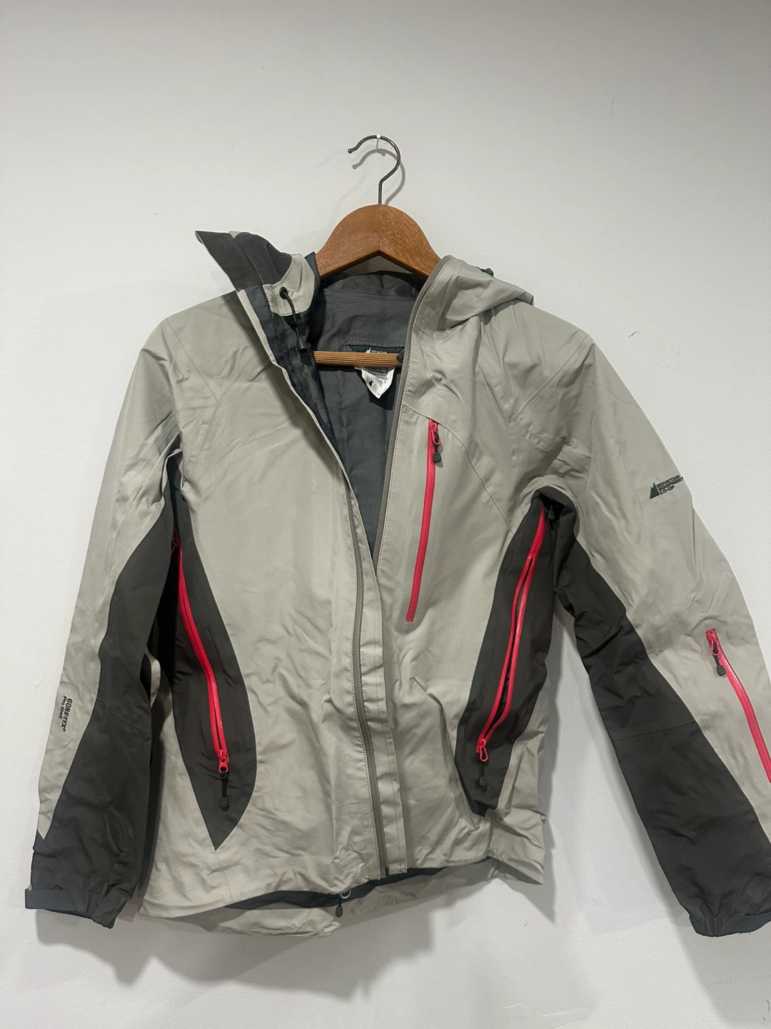 Mountain Equipment Co-op (MEC) Gore-Tex Jacket XS