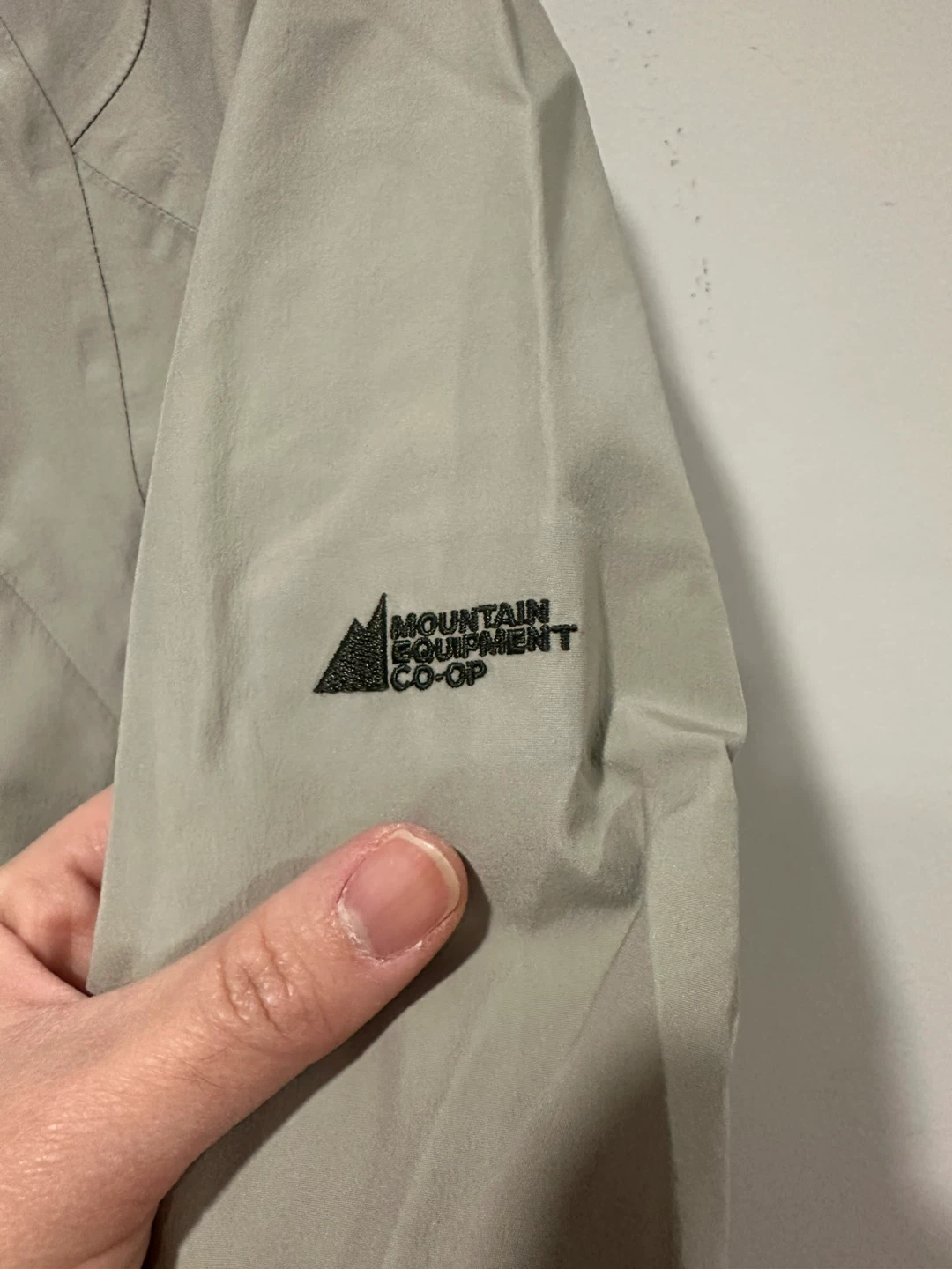 Mountain Equipment Co-op (MEC) Gore-Tex Jacket XS - photo 5