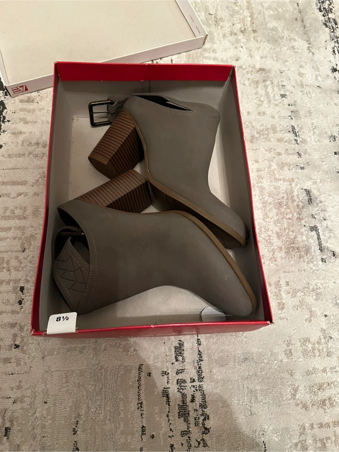 American Eagle Green Ankle Booties - Size 8.5 - photo 2
