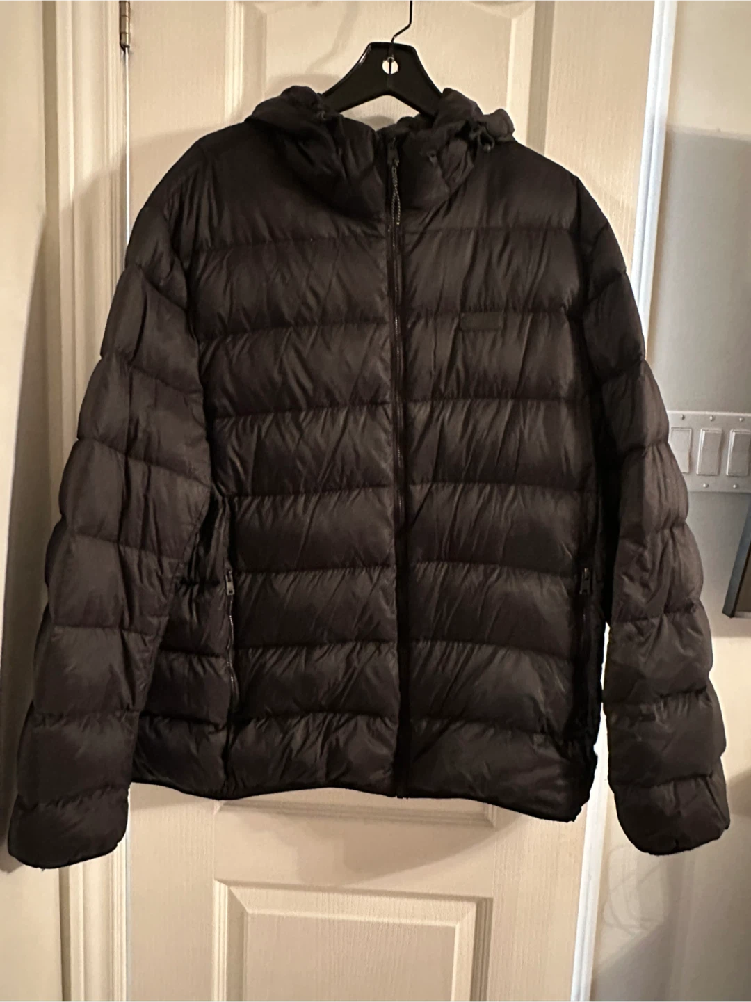 Roots Black Puffer Jacket (Large)